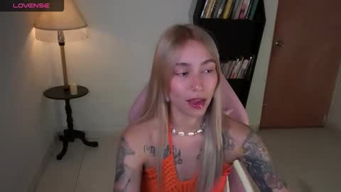 I AM JENN  online show from January 16, 2:04 am