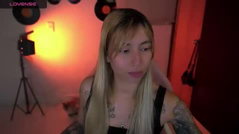 I AM JENN  online show from April 18, 2:59 am