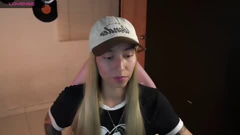 Snapshot of saucy_jenn1 chatting on June 21, 4:04 am I AM JENN online show from June 21, 4:04 am