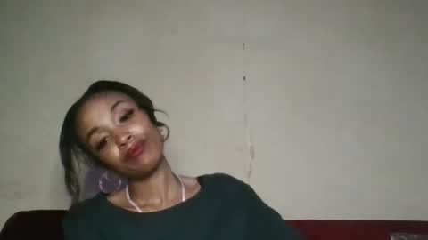 Snapshot of saucy_shanice chatting on July 25, 2:53 am Shaniiice online show from July 25, 2:53 am