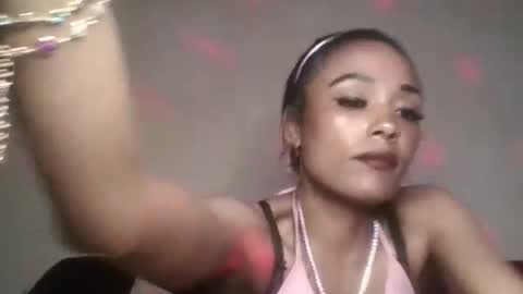 Snapshot of saucy_shanice chatting on August 5, 11:39 pm Shaniiice online show from August 5, 11:39 pm