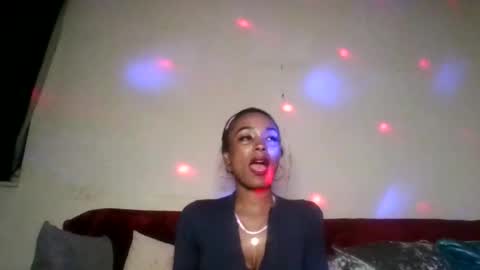 Snapshot of saucy_shanice chatting on August 7, 2:46 am Shaniiice online show from August 7, 2:46 am