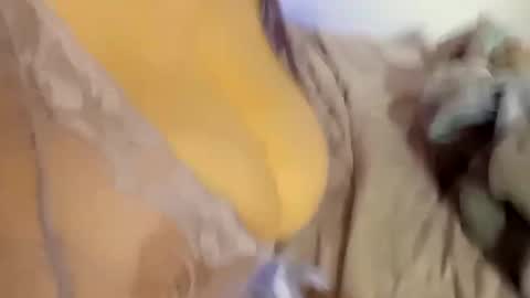 Snapshot of saucybear666 chatting on February 12, 6:19 am SnowBunny online show from February 12, 6:19 am