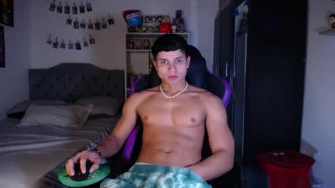 Snapshot of saulomiralles chatting on April 24, 9:50 pm Saulo online show from April 24, 9:50 pm
