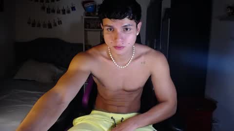 Snapshot of saulomiralles chatting on May 5, 12:18 am Saulo online show from May 5, 12:18 am