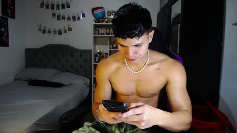 Snapshot of saulomiralles chatting on May 11, 11:46 pm Saulo online show from May 11, 11:46 pm