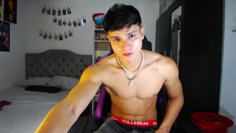 Snapshot of saulomiralles chatting on May 15, 12:06 am Saulo online show from May 15, 12:06 am