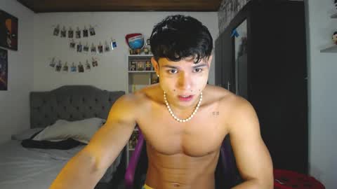 Snapshot of saulomiralles chatting on June 9, 4:51 pm Saulo online show from June 9, 4:51 pm