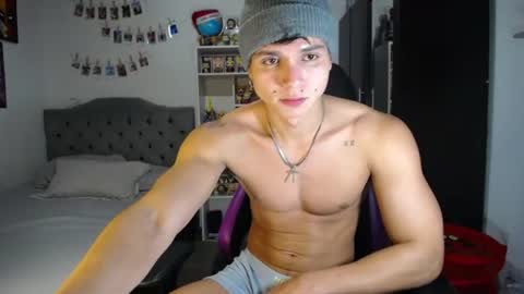 Snapshot of saulomiralles chatting on June 27, 11:21 pm Saulo online show from June 27, 11:21 pm