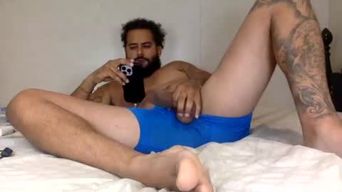 Snapshot of savagebullxxx chatting on July 25, 3:26 am savagebullxxx online show from July 25, 3:26 am