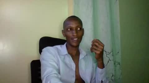 Snapshot of savagelyintimate chatting on June 18, 6:56 pm savagelyintimate online show from June 18, 6:56 pm