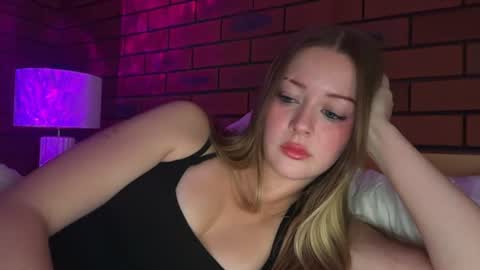 Snapshot of savannahcarterrr chatting on June 10, 12:15 pm savannahcarterrr online show from June 10, 12:15 pm