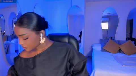 S a v a n n a h  online show from April 8, 12:49 pm