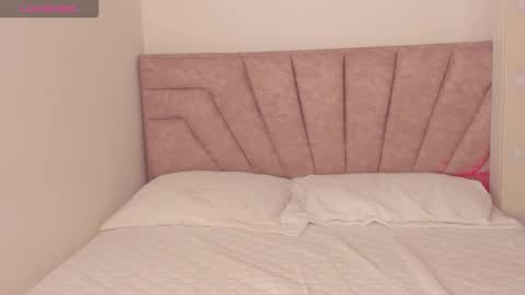 Savannahwildee online show from November 14, 12:15 pm