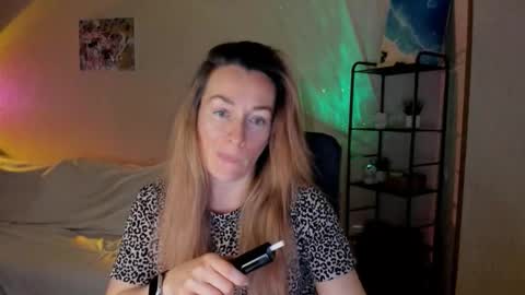 save the qween online show from December 4, 7:50 am