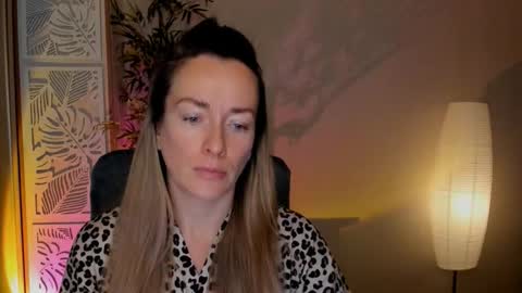 save the qween online show from February 8, 5:44 am