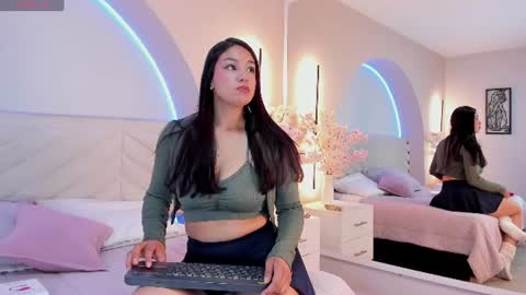 Snapshot of savina_ricci chatting on June 24, 3:16 am savina_ricci online show from June 24, 3:16 am
