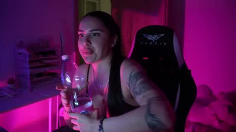 Snapshot of savvage_play chatting on April 27, 7:01 pm Naomi online show from April 27, 7:01 pm