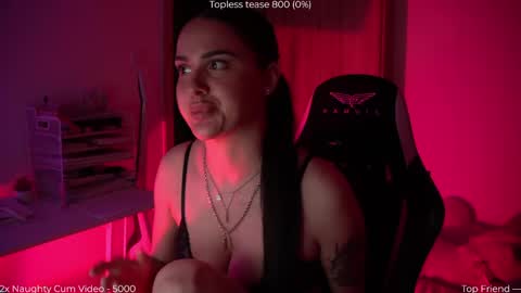 Snapshot of savvage_play chatting on April 28, 6:24 pm Naomi online show from April 28, 6:24 pm