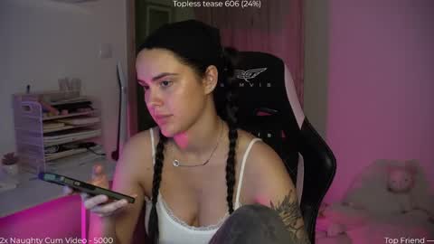 Snapshot of savvage_play chatting on May 17, 8:38 pm Naomi online show from May 17, 8:38 pm