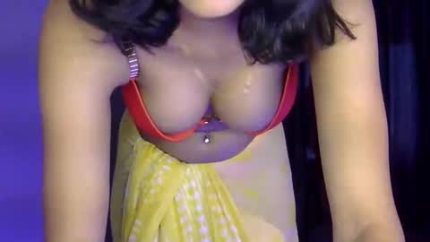Snapshot of saxee_love chatting on June 10, 9:19 am saxee online show from June 10, 9:19 am