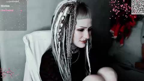 pronoun she. name Mary. age 21. online show from November 29, 1:36 pm