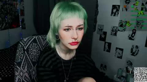 pronoun she. name Mary. age 21. online show from March 20, 6:13 pm