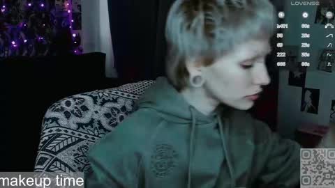 Snapshot of say_mary chatting on May 10, 2:55 pm pronoun she. name Mary. age 21. online show from May 10, 2:55 pm