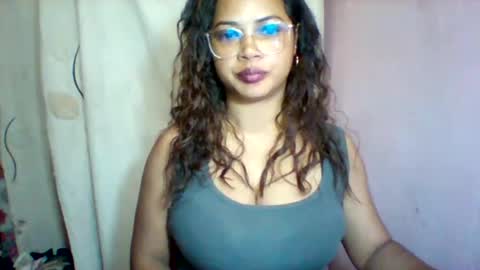 Snapshot of sayah_69 chatting on May 28, 6:05 pm sayah_69 online show from May 28, 6:05 pm