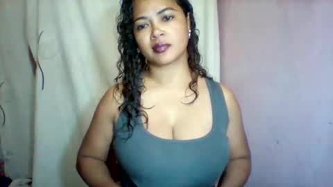 Snapshot of sayah_69 chatting on June 2, 10:17 am sayah_69 online show from June 2, 10:17 am