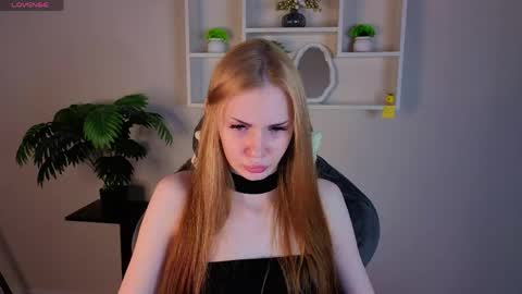 Snapshot of sayl0r_moon chatting on April 26, 5:21 pm Kira GMT 7 Mon Thu-Sun 0800am-0200pm online show from April 26, 5:21 pm