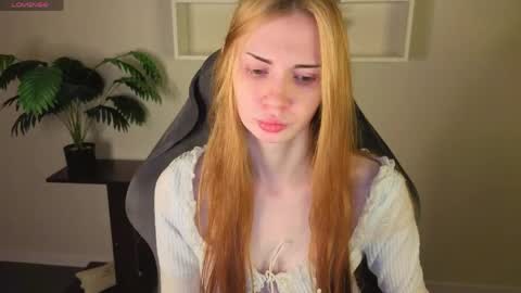 Snapshot of sayl0r_moon chatting on May 14, 9:38 am Kira GMT 7 Mon Thu-Sun 0800am-0200pm online show from May 14, 9:38 am