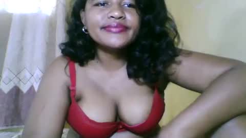 Snapshot of saylla1 chatting on November 3, 6:14 am saylla1 online show from November 3, 6:14 am