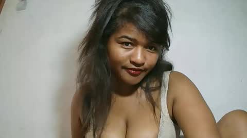 Snapshot of saylla1 chatting on February 3, 6:40 am saylla1 online show from February 3, 6:40 am