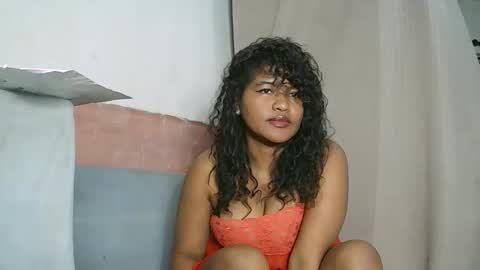 saylla1 online show from June 8, 8:42 pm