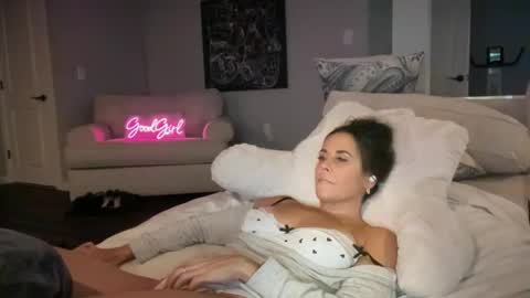 Snapshot of sayplsgdgrl chatting on December 19, 10:53 pm Good Girls Say Please...and Thank You online show from December 19, 10:53 pm