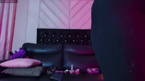 scarlett online show from March 4, 1:17 pm