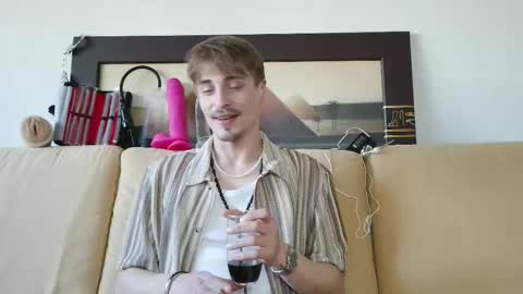 Snapshot of scaleslayer chatting on February 4, 2:53 pm Mike online show from February 4, 2:53 pm