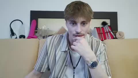 Snapshot of scaleslayer chatting on February 14, 3:47 pm Mike online show from February 14, 3:47 pm