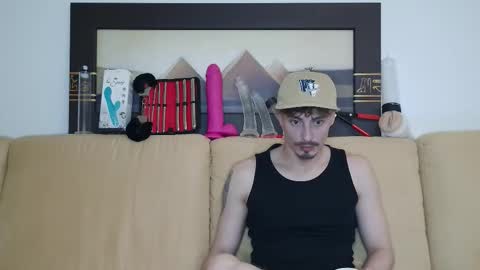 Snapshot of scaleslayer chatting on November 1, 8:55 pm Mike online show from November 1, 8:55 pm