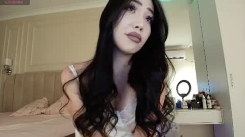 scamelia online show from June 28, 1:50 pm