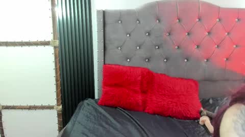 Snapshot of scarbadgirl_ chatting on May 30, 4:20 am scarbadgirl_ online show from May 30, 4:20 am