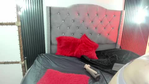 Snapshot of scarbadgirl_ chatting on June 1, 4:14 am scarbadgirl_ online show from June 1, 4:14 am