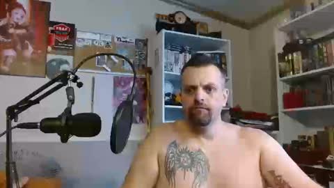 Snapshot of scarecrow2wm chatting on October 19, 5:46 pm Kent Clark online show from October 19, 5:46 pm