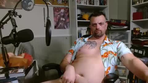 Snapshot of scarecrow2wm chatting on November 22, 5:28 am Kent Clark online show from November 22, 5:28 am