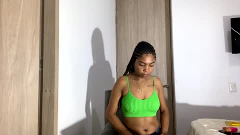 Snapshot of scarle222421 chatting on January 6, 2:37 am scarle222421 online show from January 6, 2:37 am