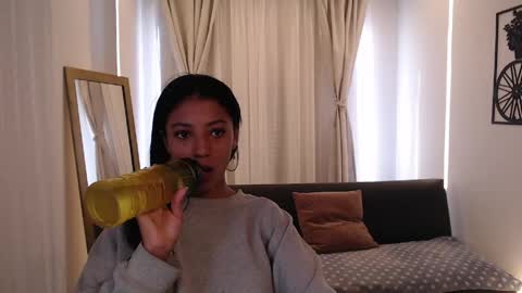 Snapshot of scarleet_miaa chatting on June 5, 8:25 pm Scaelet Mia online show from June 5, 8:25 pm