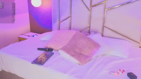 Snapshot of scarleett_johansson chatting on May 22, 9:20 pm Scarlett online show from May 22, 9:20 pm