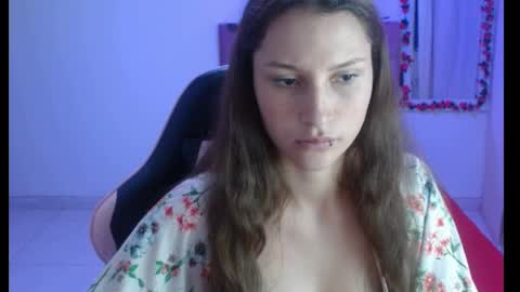 Snapshot of scarlet118082 chatting on April 28, 2:22 pm scarlet118082 online show from April 28, 2:22 pm