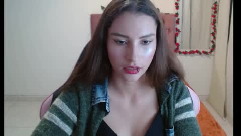 Snapshot of scarlet118082 chatting on May 18, 3:18 pm scarlet118082 online show from May 18, 3:18 pm